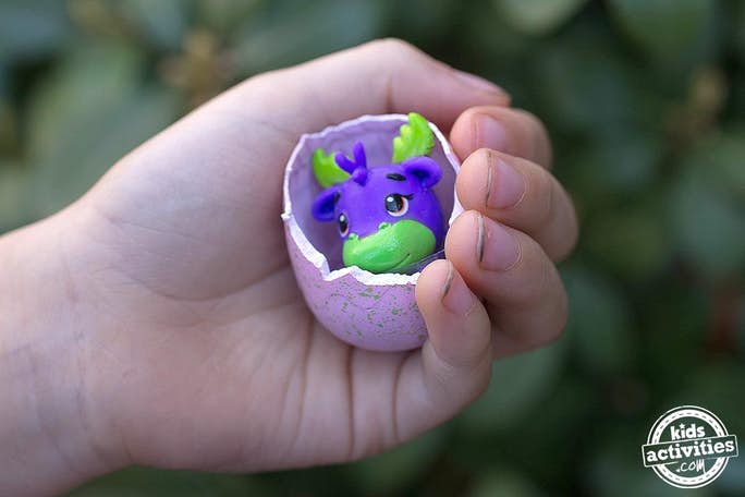 Hatchimal Inside Egg - hatch a Hatchimal by pushing your thumb into the shell until it breaks