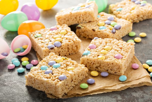 Rice Krispie Easter Egg Treats - think of all the fun ways to make rice krispie treats for Easter