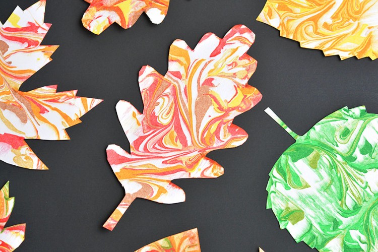 Easy marbled fall leaves
