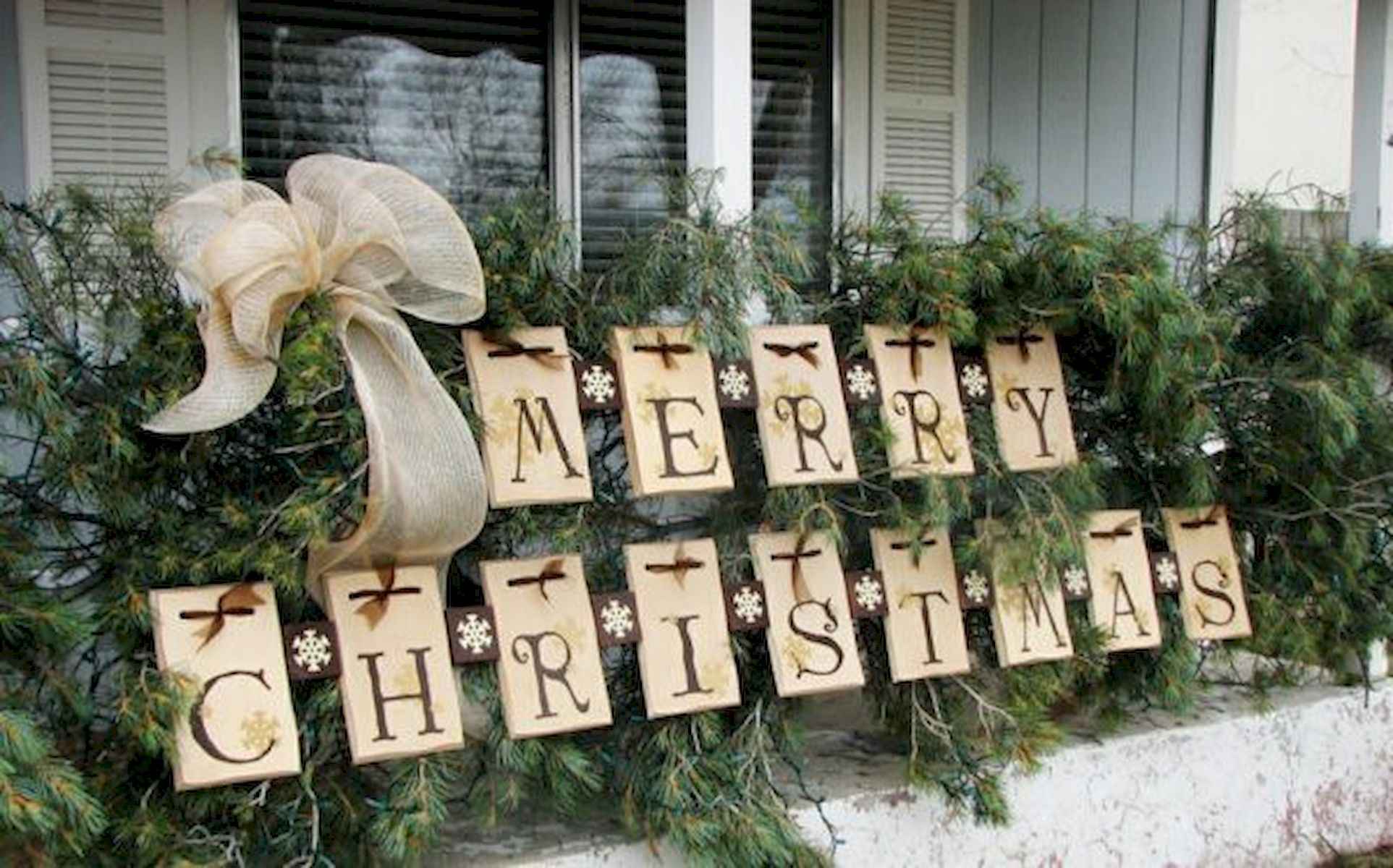40-Cheap-and-Easy-Christmas-Decorations-